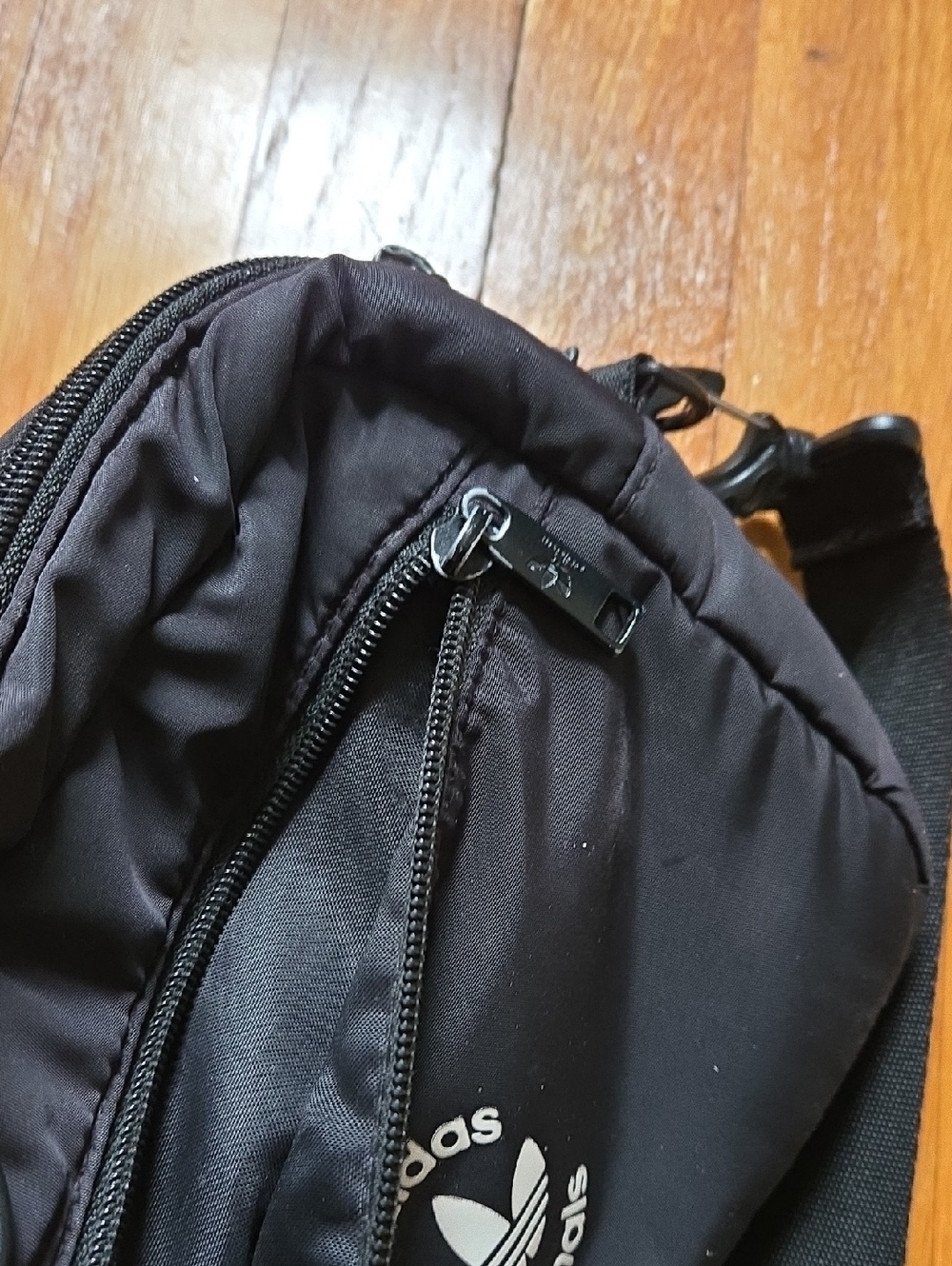 Adidas Black Crossbody Shoulder Bag with Adjustable Strap - Picture 5 of 9